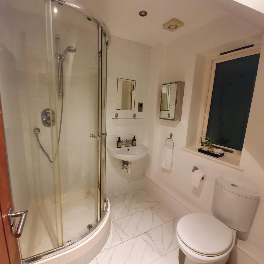 Spacious Beautiful And Warm Cottage With Parking Chelmsford Exterior foto